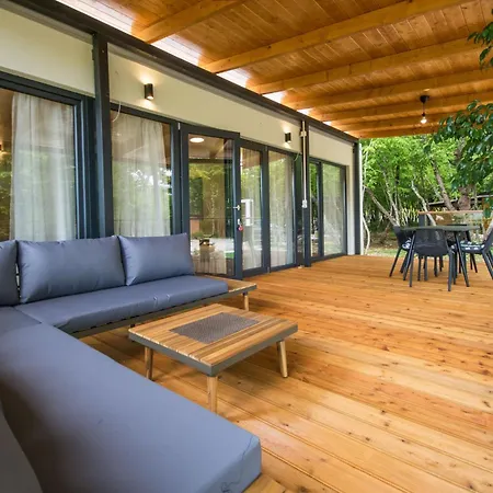 Vita, A Lush Romantic Retreat In A Private Forest Dom wakacyjny Vinež