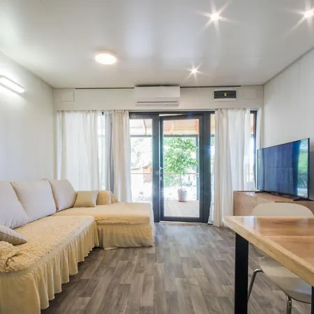 Vita, A Lush Romantic Retreat In A Private Forest 度假居 Vinež