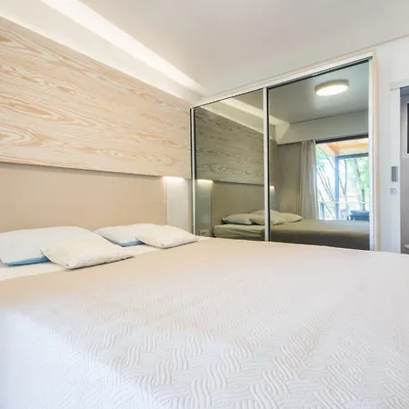 Vita, A Lush Romantic Retreat In A Private Forest Dom wakacyjny
