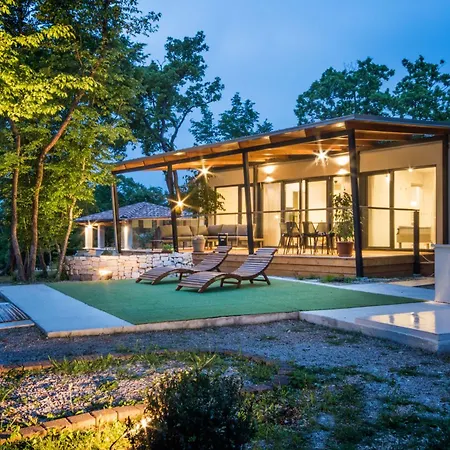 Vita, A Lush Romantic Retreat In A Private Forest Casa vacanze