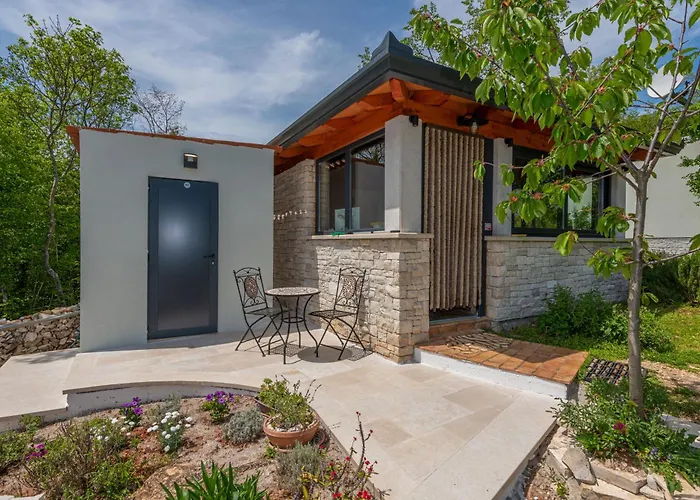 Vita, A Lush Romantic Retreat In A Private Forest *